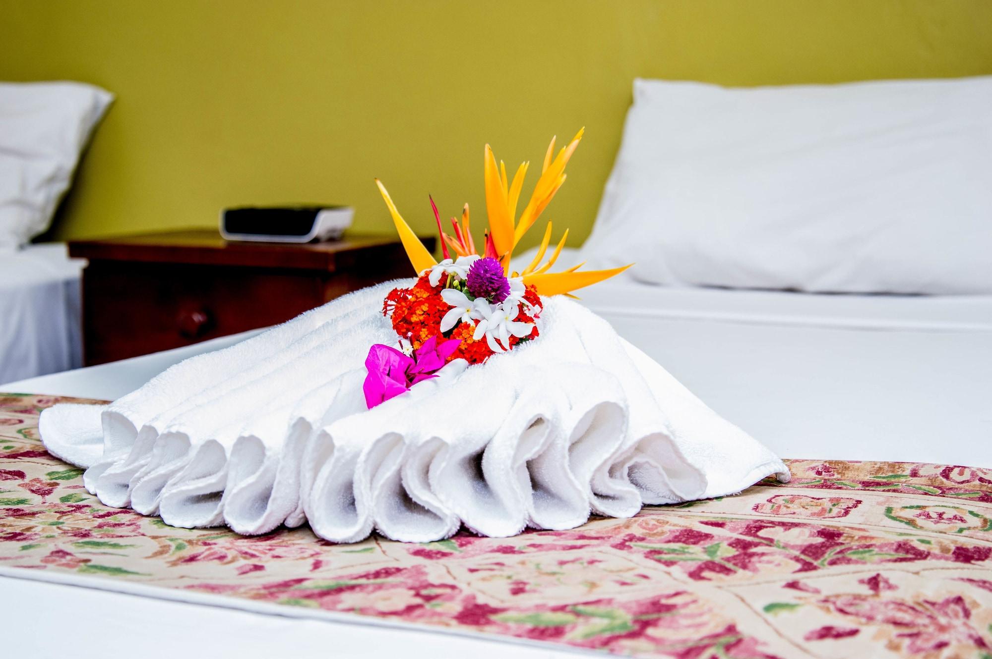 Hexagon International Hotel, Villas & Spa Nadi Buitenkant foto