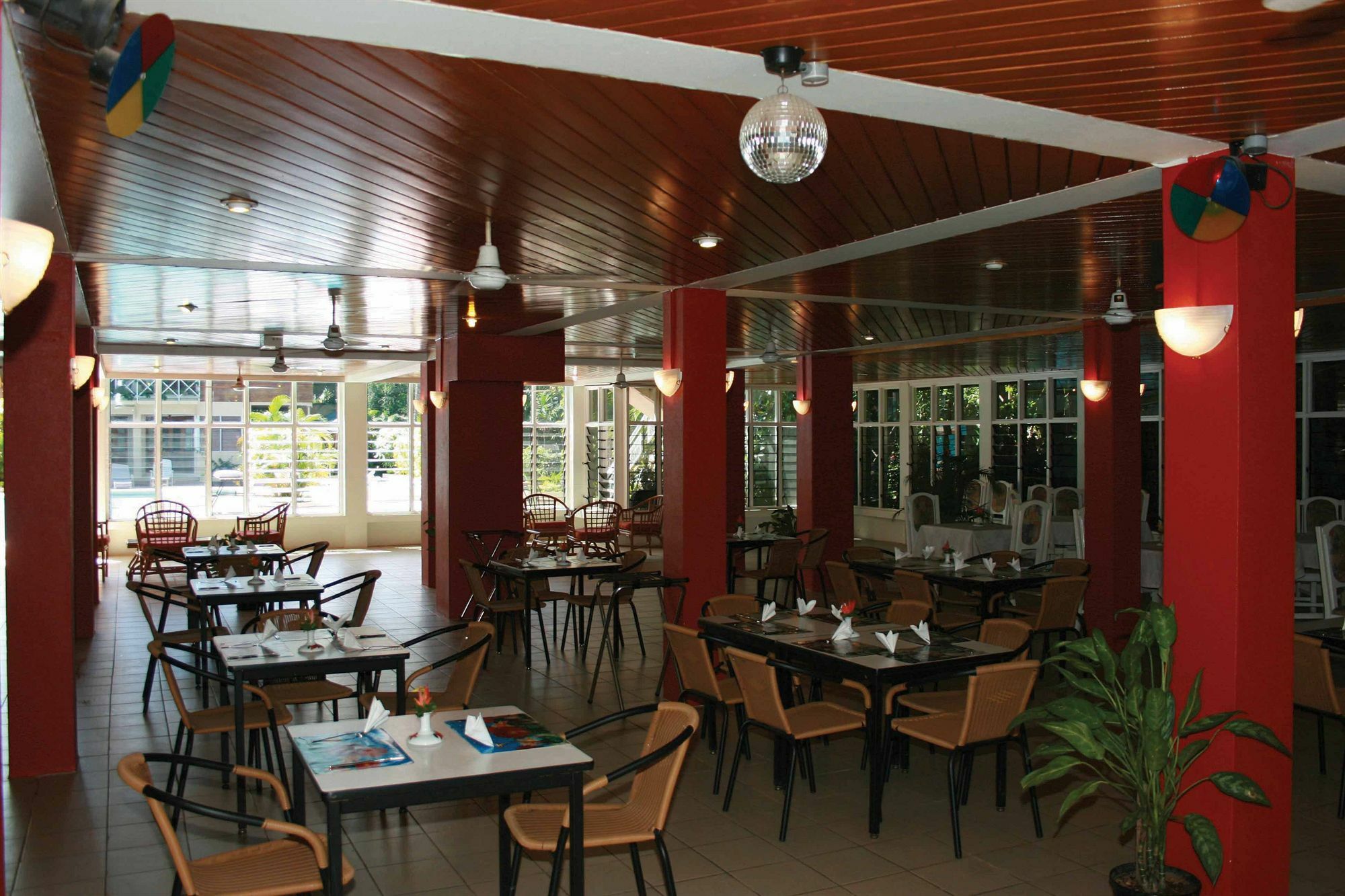 Hexagon International Hotel, Villas & Spa Nadi Buitenkant foto