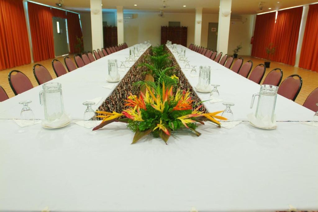 Hexagon International Hotel, Villas & Spa Nadi Buitenkant foto